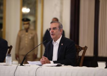 Presidente exhorta a la población mantener el orden ante COVID-19