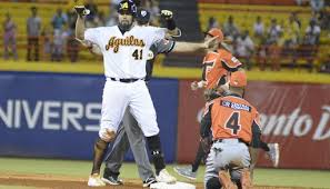 Inicio de la serie semifinal.