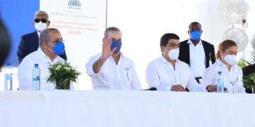 Gobierno entrega 72 apartamentos a familias cañada Los Platanitos