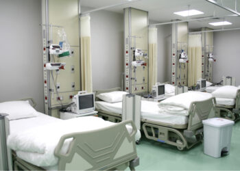 Hospitales públicos habilitan nuevas camas para COVID-19