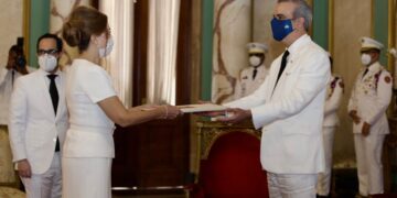 Presidente Abinader recibe cartas credenciales embajadores Panamá y Turquía