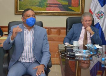 Senadores y representantes de instituciones públicas  analizan  Ley que Regula Expendio y Consumo de Bebidas Alcohólicas en el país