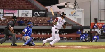 Peguero da H4 y Gigantes dejan Licey en el terreno en 2do juego, dividen honores