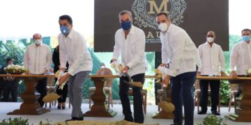 Presidente da primer palazo construcción Hotel  Boutique Mauad en Gazcue