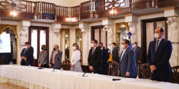 Vicepresidenta anuncia decreto que establece toque de queda desde las 7:00 P.M hasta las 5:00 A.M en seis provincias