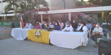 El CMD y 53 sociedades médicas rechazan medidas de flexibilización frente al covid-19