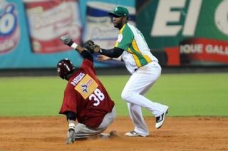 Las Estrellas derrotan carrera a los Gigantes.