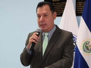 El Salvador  aísla viajero con  covid-19