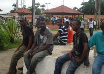 Haitianos piden la renuncia de Jovenel Moise ante la embajada de EE.UU.