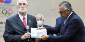Luisín Mejía  le pasa el mando a Antonio Acosta, nuevo presidente del comité Olímpico Dominicano
