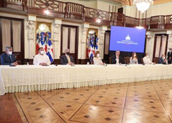 Gobierno gestiona vacunas Pfizer, Moderna y Sputnik V