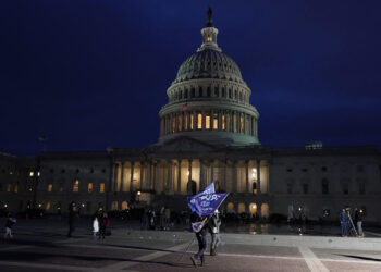 Fallece la mujer herida dentro del Capitolio de EE.UU.