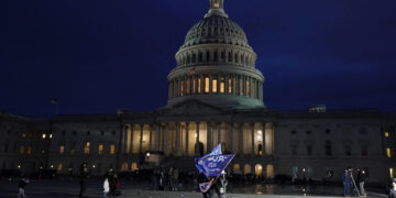 Fallece la mujer herida dentro del Capitolio de EE.UU.