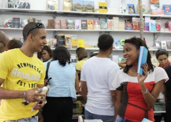 Ministerio de Cultura crea premios literarios y culturales para jóvenes