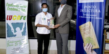 Ministerio de Educación dona 200 libros infantiles a dos fundaciones como parte de la iniciativa Punto de Lectura