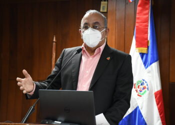 Ministro de Salud dice estar comprometido a disminuir gasto en salud  de la familia dominicana