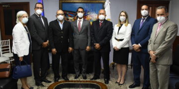 Ministro de Salud recibe visita autoridades UFEHC y UNIREMHOS