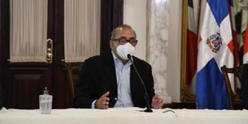 Ministro de Salud  resalta éxitos de protocolos en torneo de béisbol