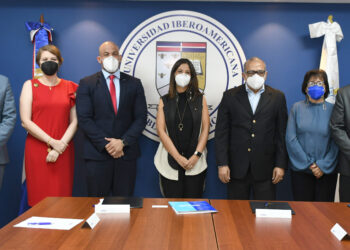 Salud Pública y UNIBE firman convenio de colaboración para incrementar capacidad de procesamiento pruebas de COVID-19