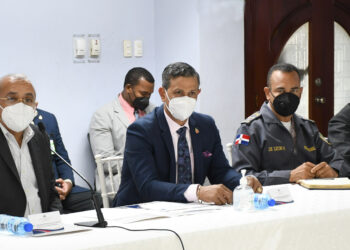 Ministerio de Salud presenta protocolos a cumplir por bares y restaurantes ante la COVID-19