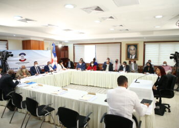 Diputados inician entrevistas a postulantes para Defensor del Pueblo y sus Adjuntos