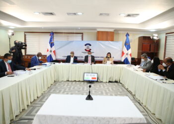 Diputados continúan segundo día de entrevistas a postulantes a Defensor del Pueblo