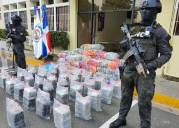 Ocupan 191 paquetes presumiblemente cocaína y más de 500 pacas de marihuana