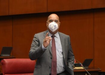 Exministro de Salud Pública llama a no crear incertidumbre con la aplicación de la vacuna contra el COVID-19