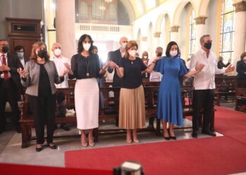 Presidente Luis Abinader participa en misa por Día de Nuestra Señora de la Altagracia