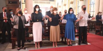 Presidente Luis Abinader participa en misa por Día de Nuestra Señora de la Altagracia