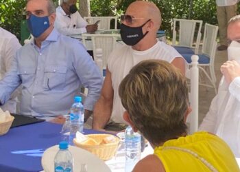 Abinader se reúne con el actor Vin Diesel y con inversionistas extranjeros
