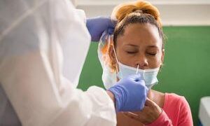 En República Dominicana casos registrados de COVID-19 sobrepasan los 200 mil; positividad baja