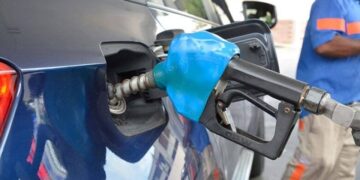 Precios de los combustibles suben entre RD$0.30 y RD$3.00