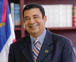 Euclides Sánchez presenta renuncia del PLD tras 35 años de militancia