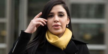 La esposa de ‘El Chapo’ Guzmán, Emma Coronel, es arrestada en Virginia bajo cargos de tráfico de drogas