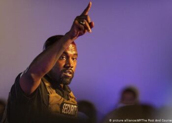 Kanye West es demandado por 800 empleados que le exigen 25 millones de euros