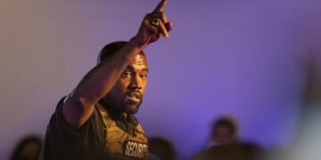 Kanye West es demandado por 800 empleados que le exigen 25 millones de euros