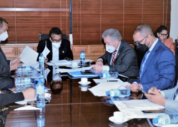 Comisión del Senado escucha opinión de una comisión del INAPA sobre  denuncia acerca de irregularidades en construcción de acueducto de Higüey-Bávaro