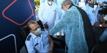 Gobierno inicia jornada Vacúnate RD con aplicación de primera vacuna contra la COVID-19 en el país