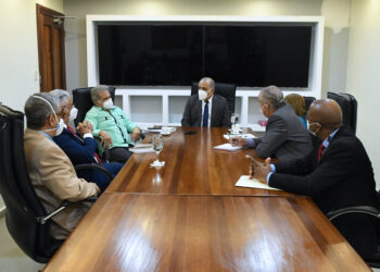 Ministro de Salud y CMD acuerdan poner en práctica recertificación médica