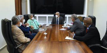 Ministro de Salud y CMD acuerdan poner en práctica recertificación médica