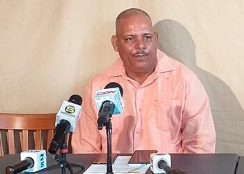 Transportistas califican de “contradictorio e imprudente” a Juan Hubieres y le acusan de patrocinar desórdenes e invasión de rutas