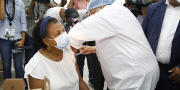 Gabinete de Salud y MINERD inicia vacunación a Maestros de inicial y primaria, priorizados en Fase 1C de Vacúnate RD