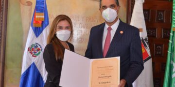 Director ejecutivo de SeNaSa es reconocido por la Alcaldía del Distrito Nacional por su trayectoria y logros profesionales