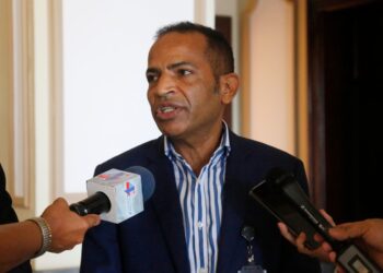 Dirigentes transporte visitan al Presidente para apoyar modernización del sector