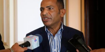 Dirigentes transporte visitan al Presidente para apoyar modernización del sector