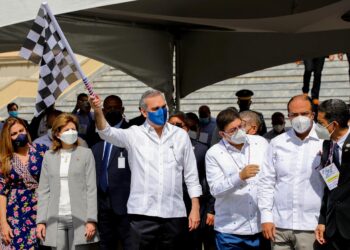 Presidente Abinader deja iniciada Vuelta Ciclista Independencia