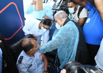 MSP vacunó 373 trabajadores de la salud en primer día de la jornada