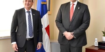 Embajador de Israel realiza visita de cortesía al senador José del Castillo