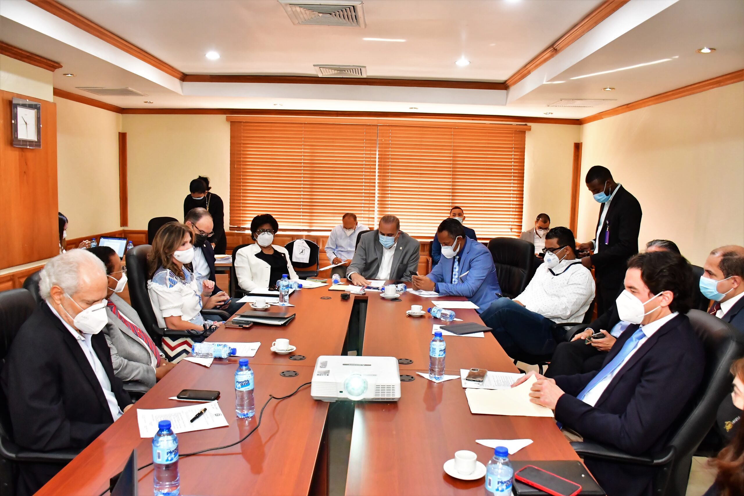 La Comisión Permanente de Industria, Comercio y Zonas Francas del Senado escucha opinión de representantes del sector agroindustrial sobre Proyecto de ley de Aduanas